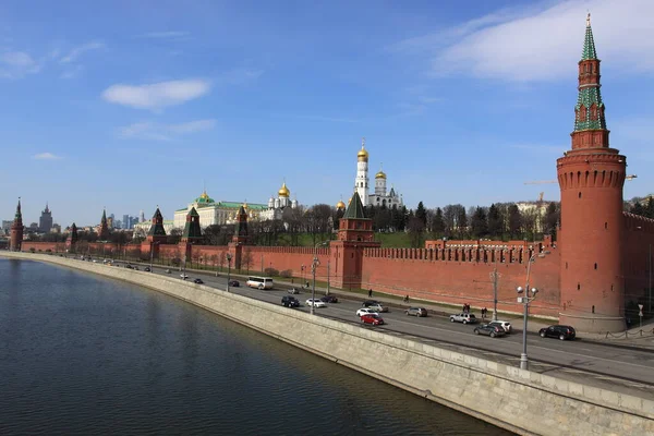Embankment Long Des Murs Kremlin Moscou Contre Ciel Bleu Avec — Photo