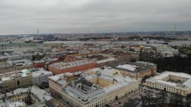 Hava görüntüsü. Kurtarıcı Kan Kubbesi 'nin yanındaki Saint-Petersburg şehir merkezi.