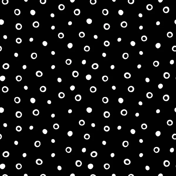 Grunge ručně tažené bezešvé vzor. Kruhy, kroužky a tečky na černém pozadí. Ideální pro textilní tisk — Stockový vektor