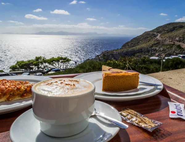 Far Formentor, Palma de Mallorca 'da küçük bir atıştırmalık.