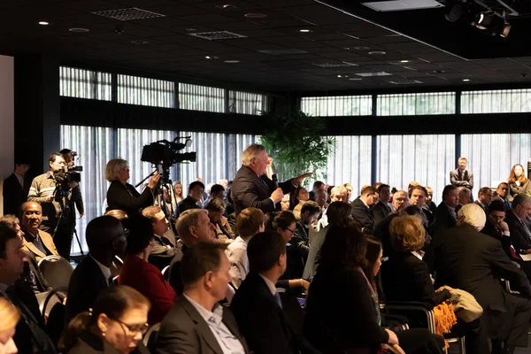 Çin 'in Hollanda Büyükelçisi tarafından 26 Şubat 2020' de Lahey 'de paylaşılan bilgiler