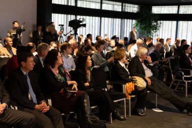 Çin 'in Hollanda Büyükelçisi tarafından 26 Şubat 2020' de Lahey 'de paylaşılan bilgiler