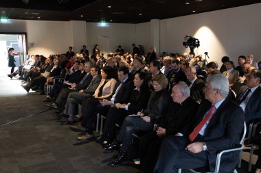 Çin 'in Hollanda Büyükelçisi tarafından 26 Şubat 2020' de Lahey 'de paylaşılan bilgiler