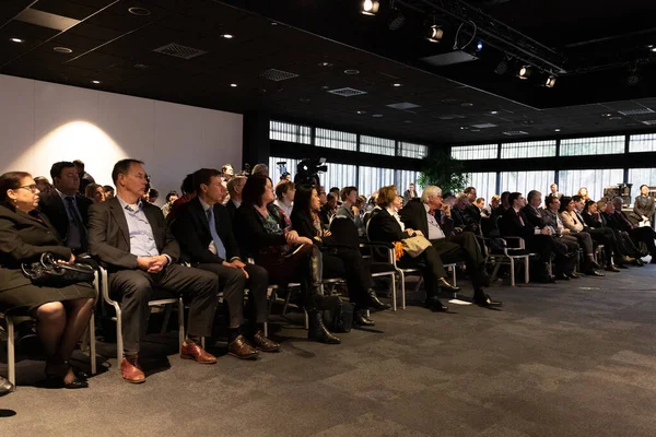 Çin 'in Hollanda Büyükelçisi tarafından 26 Şubat 2020' de Lahey 'de paylaşılan bilgiler