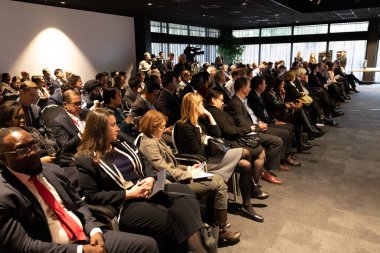 Çin 'in Hollanda Büyükelçisi tarafından 26 Şubat 2020' de Lahey 'de paylaşılan bilgiler