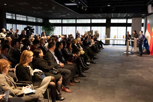 Çin 'in Hollanda Büyükelçisi tarafından 26 Şubat 2020' de Lahey 'de paylaşılan bilgiler