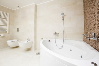 Hidro masaj küvet ile banyo otel