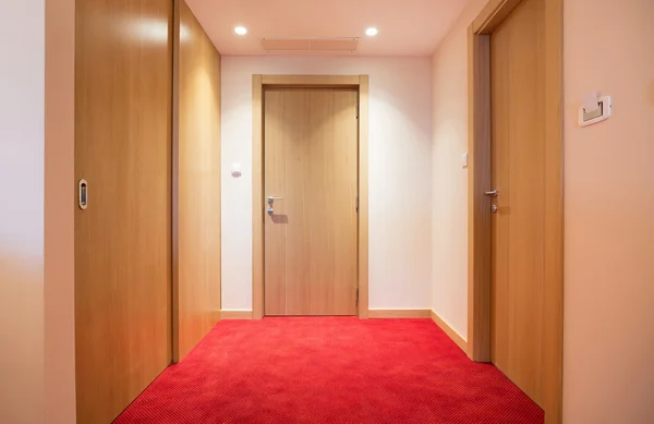 Modern otel koridorunda — Stok fotoğraf