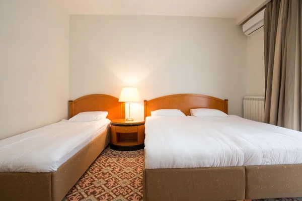 Elegant hotel bedroom interior — Stock Photo, Image