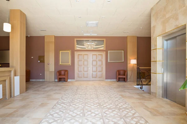 Corridor in an elegant hotel — Stock Photo, Image