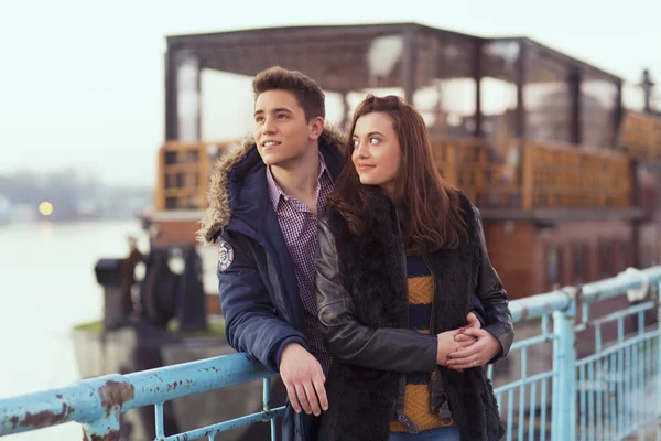 Romantic couple in marina — Stock Photo, Image