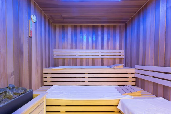 Intérieur du sauna dans le centre spa de l'hôtel — Photo