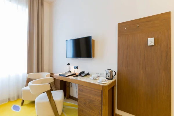 İç modern yeni otel odasının — Stok fotoğraf