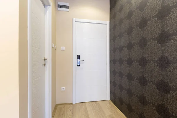 Hotel room entrance door — Stock Photo, Image