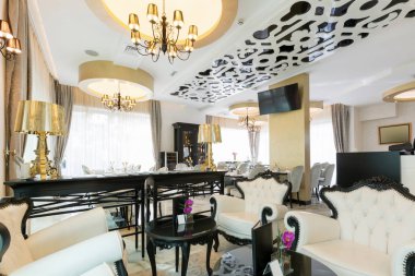 Otel lobisinde bir modern cafe bar iç