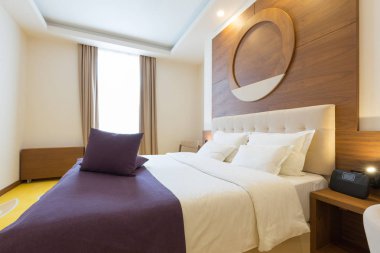 Yeni bir otel Çift Kişilik Yatak yatak odası iç