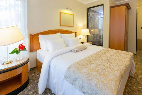 eenvoudige goedkope kamer met twee bed — Stockfoto © vvoennyy #9930539 eenvoudige goedkope kamer met twee bed — Stockfoto © vvoennyy #9930539