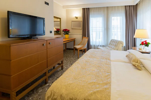 Hotel interieur, double-bed slaapkamer — Stockfoto