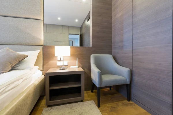Interiör av ett sovrum i ett nytt hotell — Stockfoto