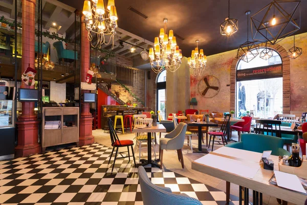 Interieur van een moderne stedelijke restaurant — Stockfoto