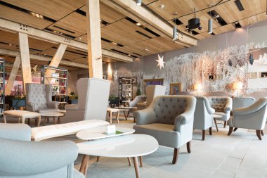 Bir dağ otel lobisinde iç