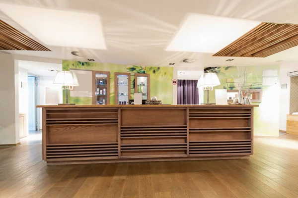 Reception desk in modern hotel — Stock Photo, Image