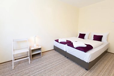 Bir adet Çift Kişilik Yatak hostel iç yatak odası iç