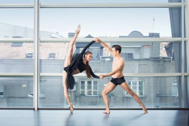 Bale dansçıları performans şehir