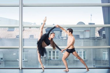 Bale dansçıları performans şehir