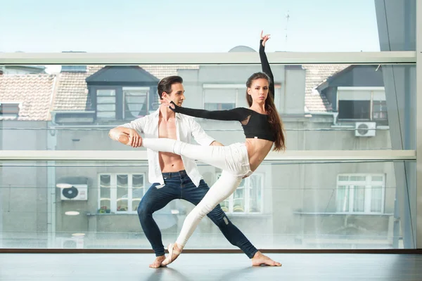 Bale dansçıları performans şehir