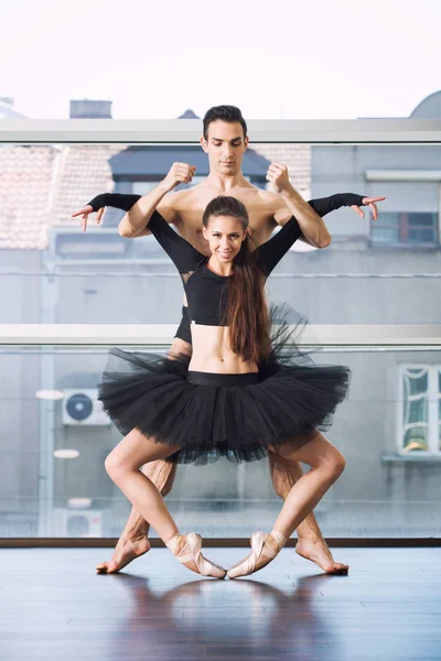 Ballerini performance in città — Foto Stock