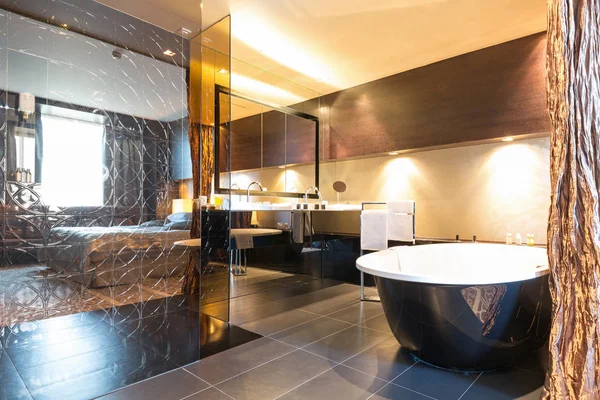 Décor intérieur de salle de bain de luxe — Photo