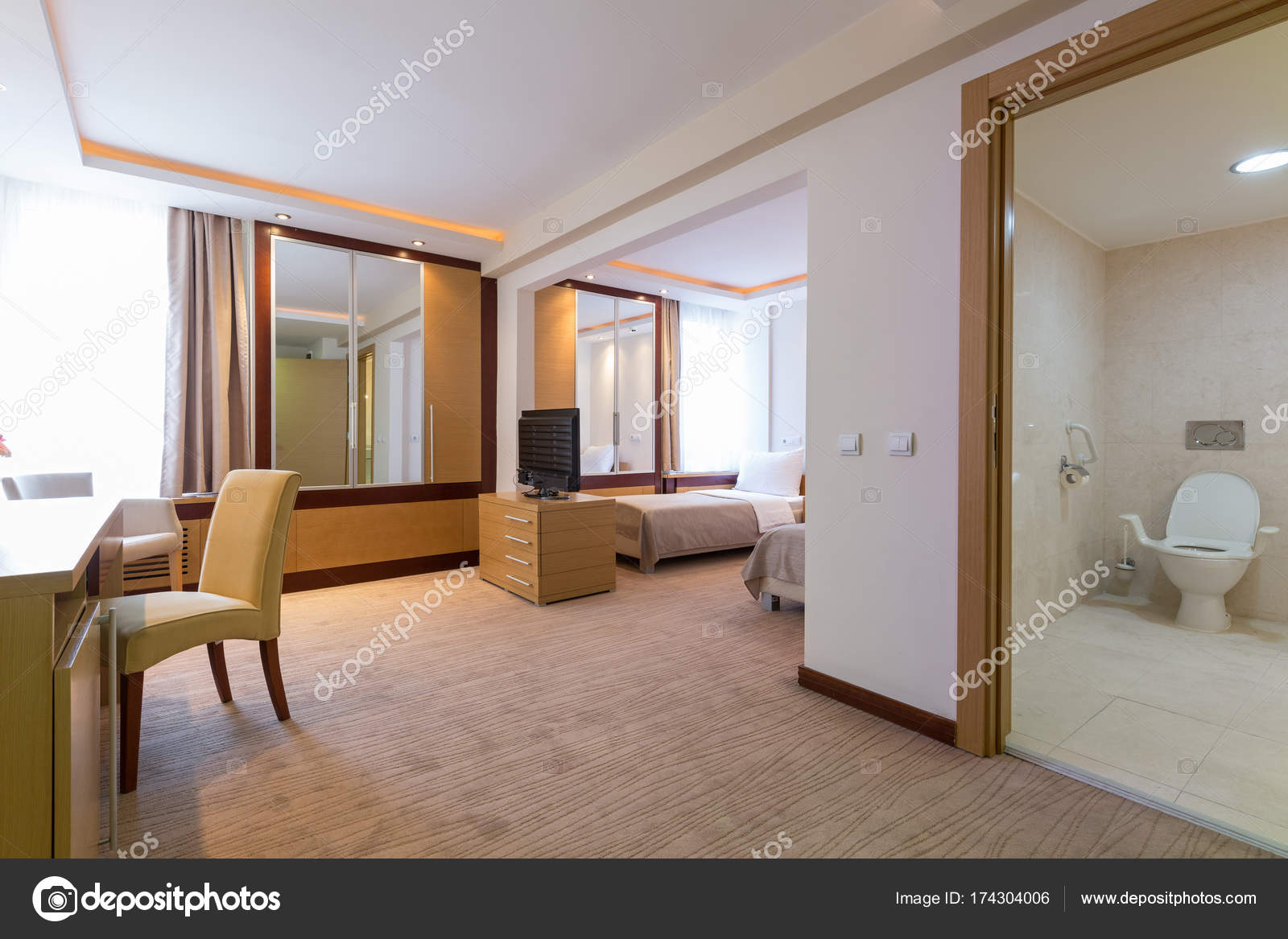 Interieur aus einem Hotel-Schlafzimmer — Stockfoto © rilueda #174304006 Interieur aus einem Hotel-Schlafzimmer — Stockfoto © rilueda #174304006