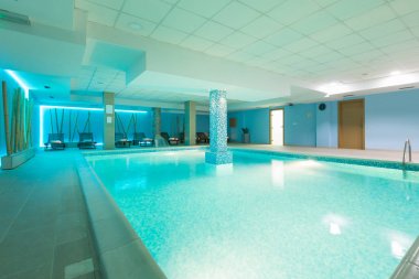 Otel spa merkezinde Kapalı Yüzme Havuzu
