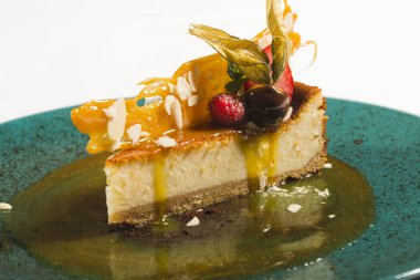 Taze ve lezzetli karamelli cheesecake