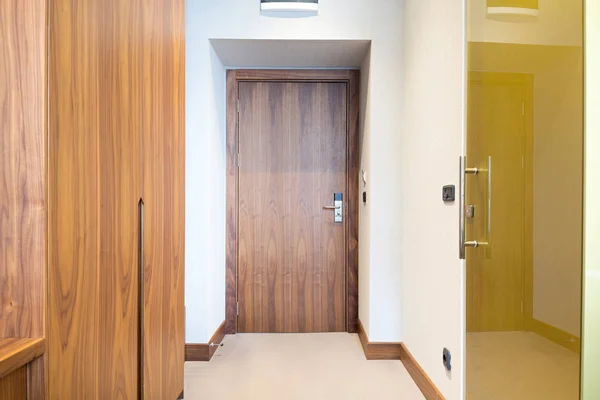 Corridor with closet in hotel room — Stock Photo, Image