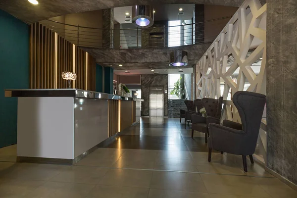Hotellets reception interiör med receptionen — Stockfoto