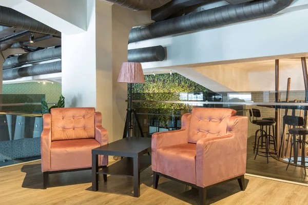 Interior de un nuevo restaurante de lujo, vestíbulo cafetería, bar salón — Foto de Stock