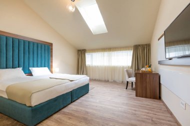 Bir adet Çift Kişilik Yatak otel yatak sabah iç