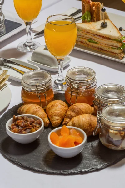 Desayuno dulce servido en el restaurante — Foto de Stock