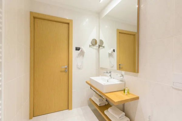 Interior of a luxury hotel bathroom — Stock Photo, Image