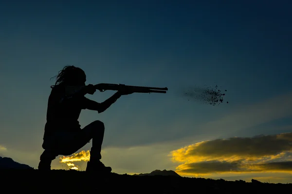 Гвинтівки, стрілянина людина — стокове фото