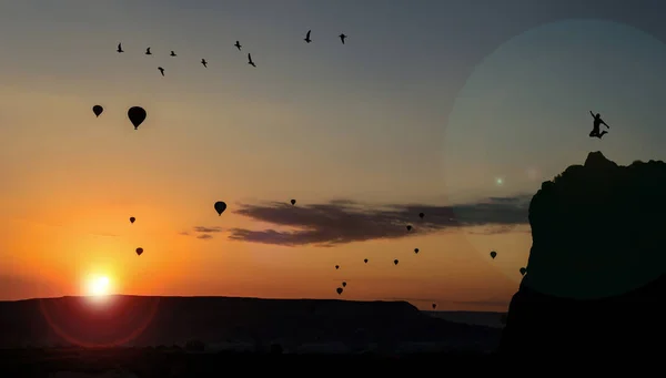 Salida del sol en Capadocia y globos —  Fotos de Stock