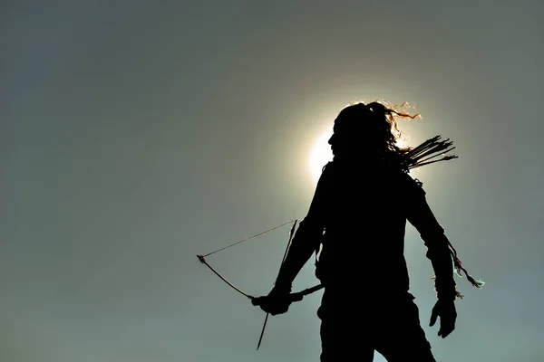Archer uomo in silhouette — Foto Stock