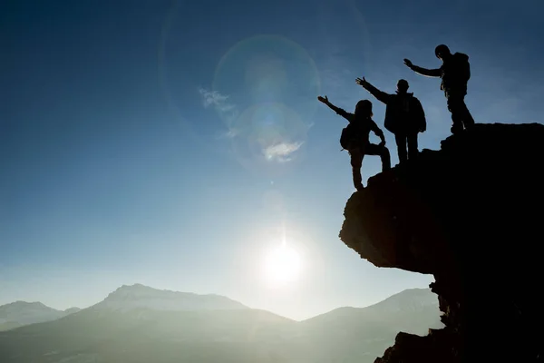 Úspěšných horolezců na summitu — Stock fotografie