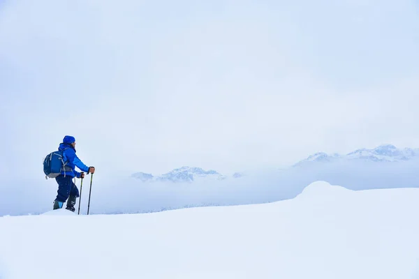 Escursioni invernali in vetta — Foto Stock