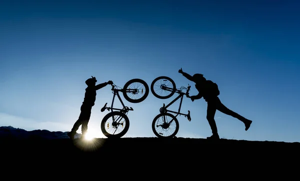 Успіх вершини і пригоди на велосипеді — стокове фото