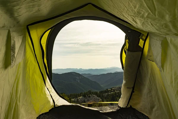 Campamento de carpas a la altura de la cumbre —  Fotos de Stock