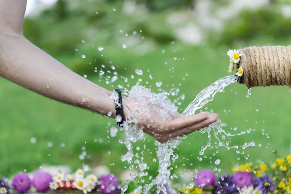 Aguas naturales y puras potable — Foto de Stock