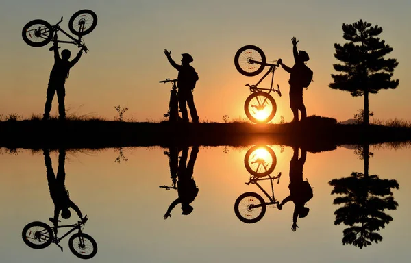 Велосипедна команда для веселощів — стокове фото